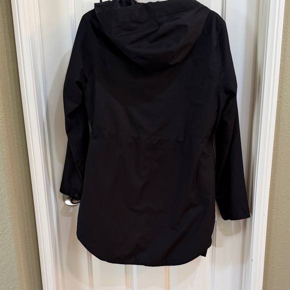 Athleta Lakeview RainOut Parka - Picture 8 of 9